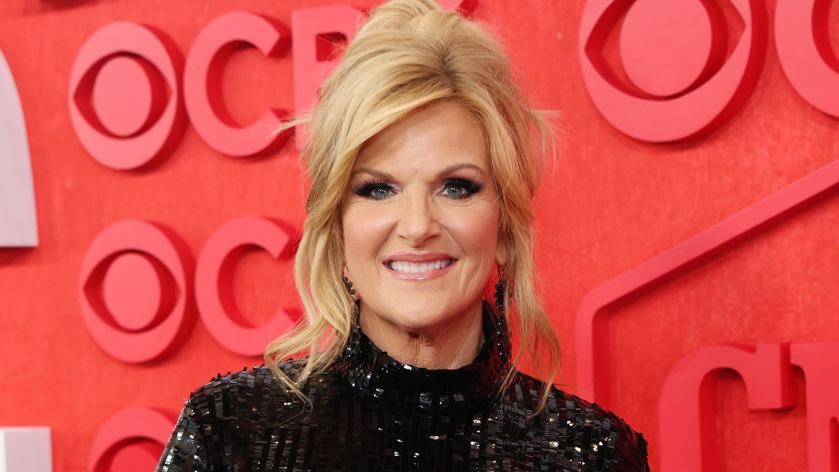 Trisha Yearwood serves a new look with black sequin dress at CMT