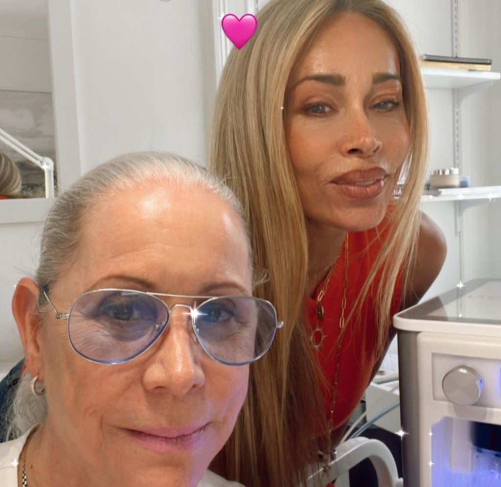 Faye Resnick with her skin doctor.