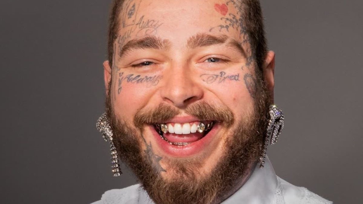 Post Malone now has a diamond teeth that is worth 1.6 million!